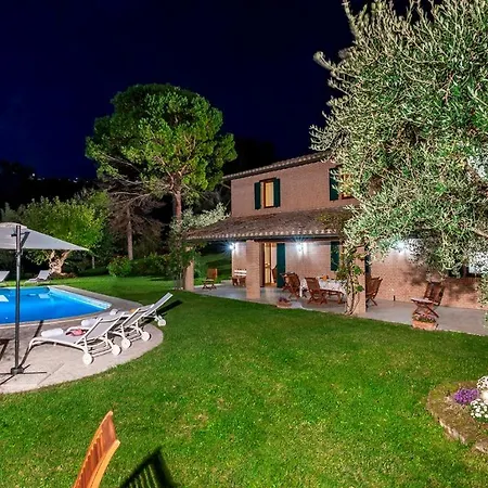 Il Baiocco 8, Emma Villa